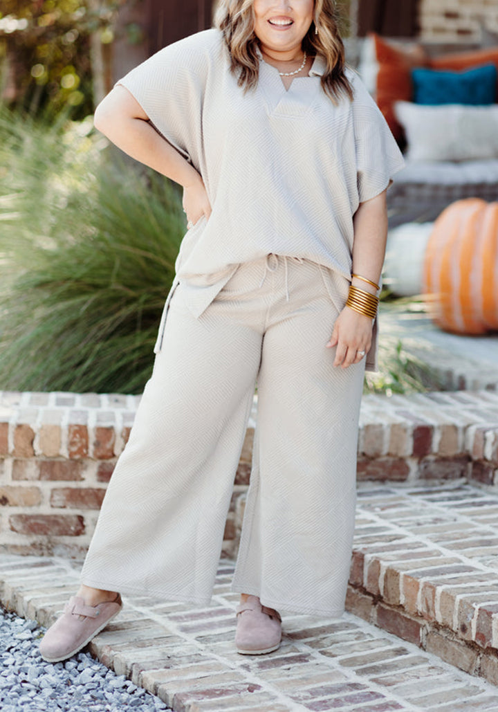 Ensemble décontracté 2024 composé d'un haut texturé à col en V et d'un pantalon (2 achetés, livraison gratuite)